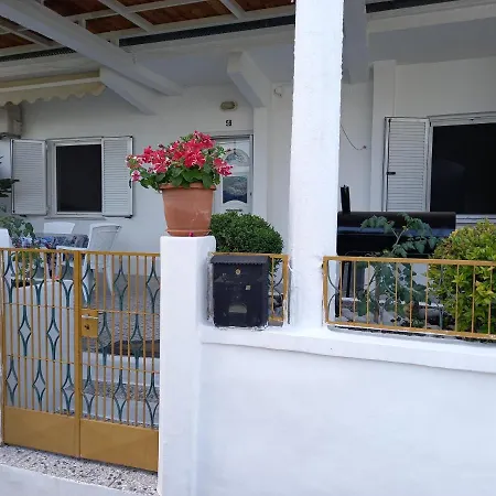 Alexandros Cosy House For Family Vacation