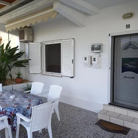 Alexandros Cosy House For Family Vacation アパート *